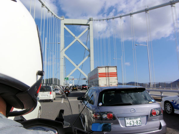 関門橋で遭遇した渋滞