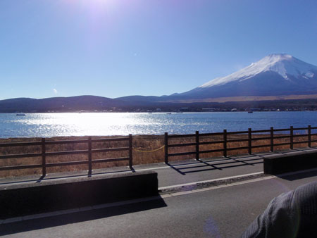山中湖畔からの富士山