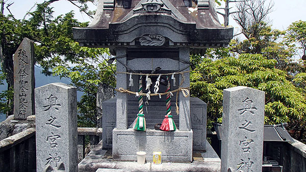 三峰神社の奥之宮神社